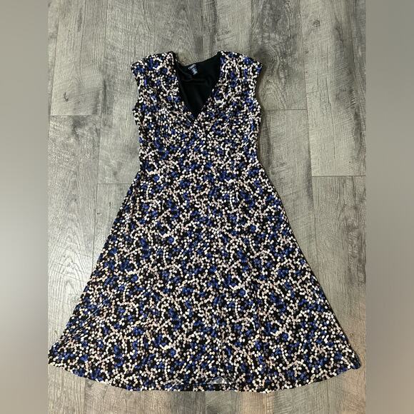 Chap’s- Fit & Flare-  Medium- v- neck- shoulder pads, blue, black, cream - Picture 1 of 9